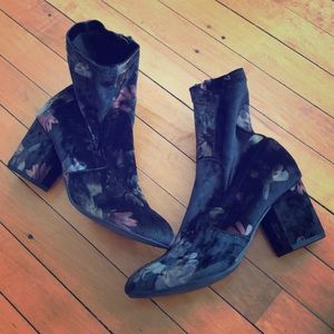 Velvet vintage floral boots